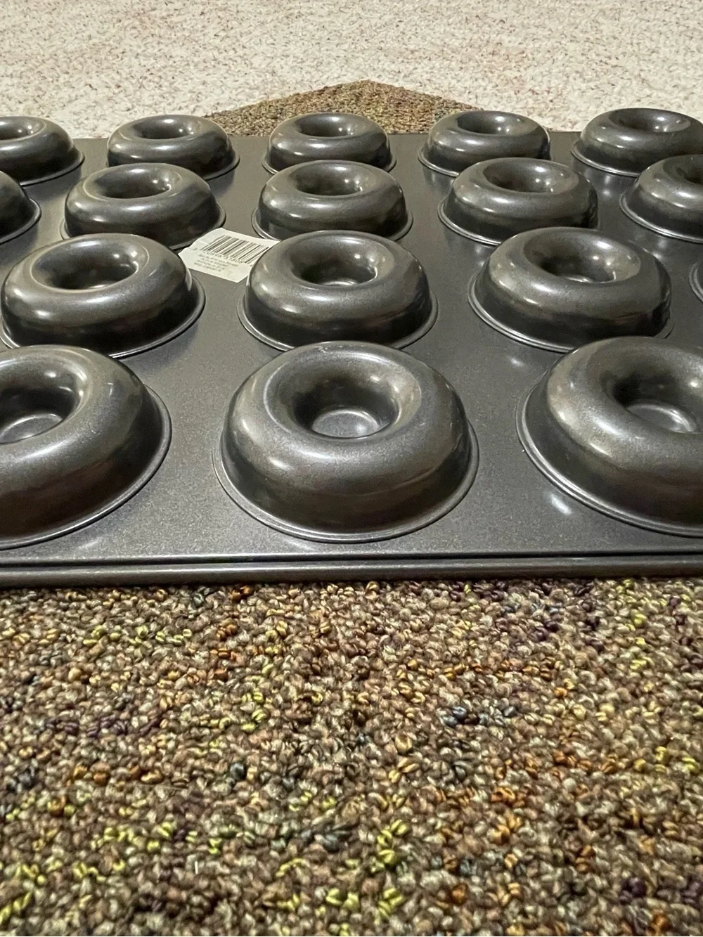 Wilton, perfect results, 20-capacity donut pan